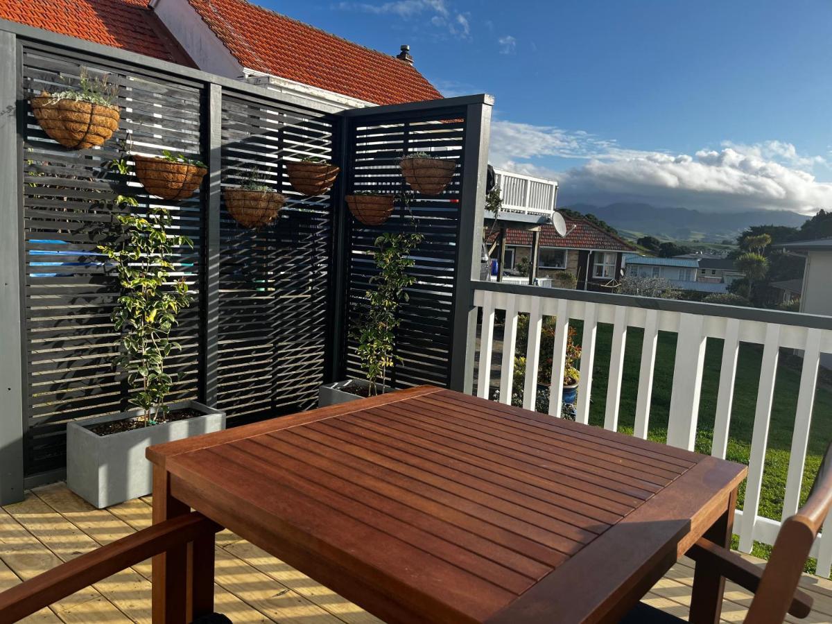 Raglan Retreat On Gilmour Apartment Exterior photo